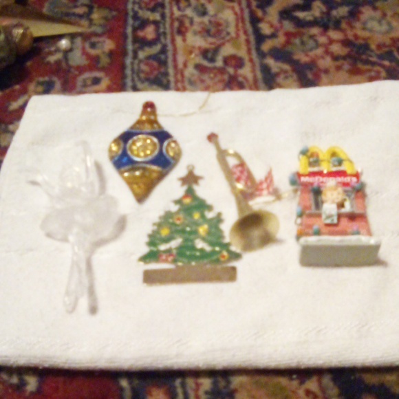 NWOT 5Pc Set Metal & Plastic Christmas Tree Ornaments. - Picture 1 of 6